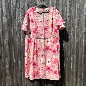 Pink Floral V-Neck Short Sleeve Dress